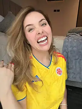 Alirawrz live cam, Athletic, Blonde, Green, Big Tits - EroticFlix