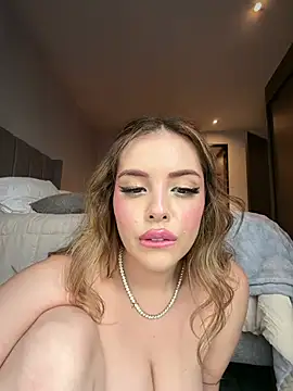 Alirawrz live cam, Athletic, Blonde, Green, Big Tits - EroticFlix