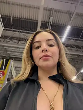 Alirawrz live cam, Athletic, Blonde, Green, Big Tits - EroticFlix
