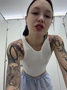 EliteBitch live cam, Thin, Black, Green, Small Tits - EroticFlix