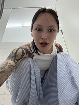 EliteBitch live cam, Thin, Black, Green, Small Tits - EroticFlix