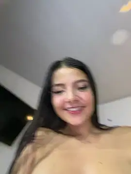 EmmiiGlow live cam, Colombia, Average, Brown, Brown - EroticFlix