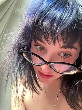 Only_April live cam, Curvy, Colorful, Blue, Shaven - EroticFlix