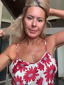 Tania201243 live cam, Average - EroticFlix