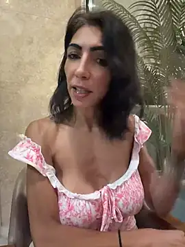 Yasmiinee live cam, France, Thin, Black, Hazel - EroticFlix