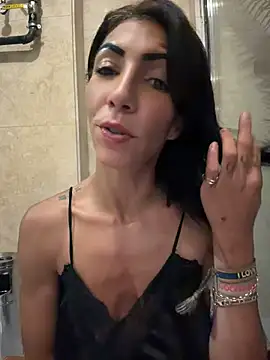 Yasmiinee live cam, France, Thin, Black, Hazel - EroticFlix