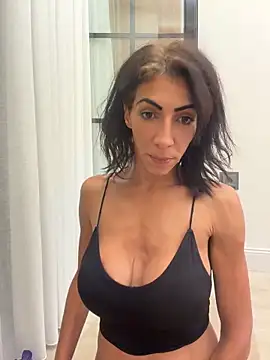Yasmiinee live cam, France, Thin, Black, Hazel - EroticFlix
