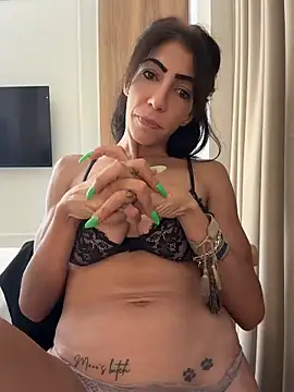 Yasmiinee live cam, France, Thin, Black, Hazel - EroticFlix