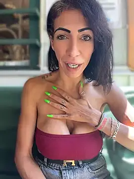 Yasmiinee live cam, France, Thin, Black, Hazel - EroticFlix