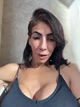 Yasmiinee live cam, France, Thin, Black, Hazel - EroticFlix