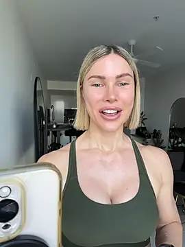 raeparks live cam, Australia, Athletic, Blonde, Green - EroticFlix