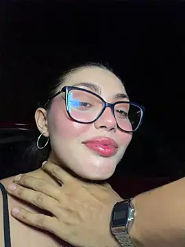 zui_lu live cam, Colombia, Curvy, Blonde, Blue - EroticFlix